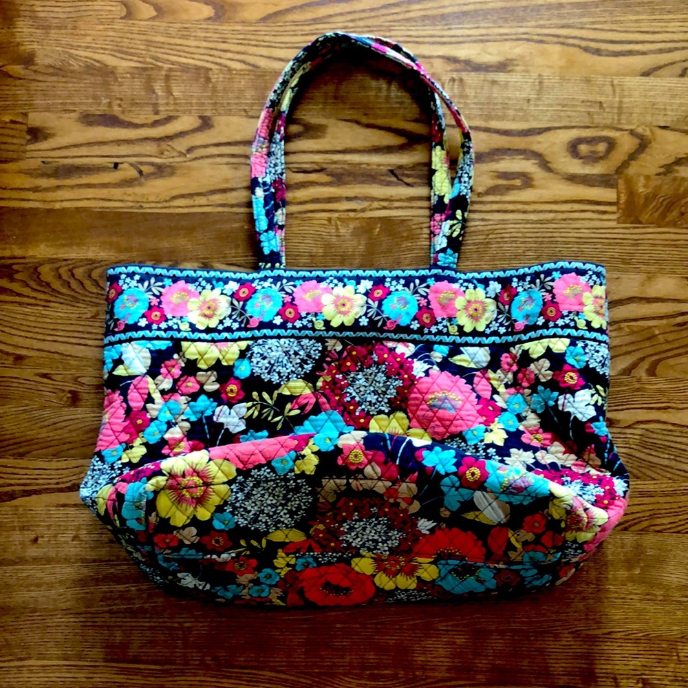 Vera Bradley-Happy Snails XL Tote